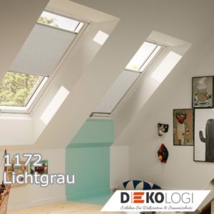 Zwei Lichtgraue Wabenplissees im Dachfenster