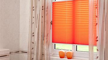 Plissee Modell VS2 als Sichtschutz im Badezimmer