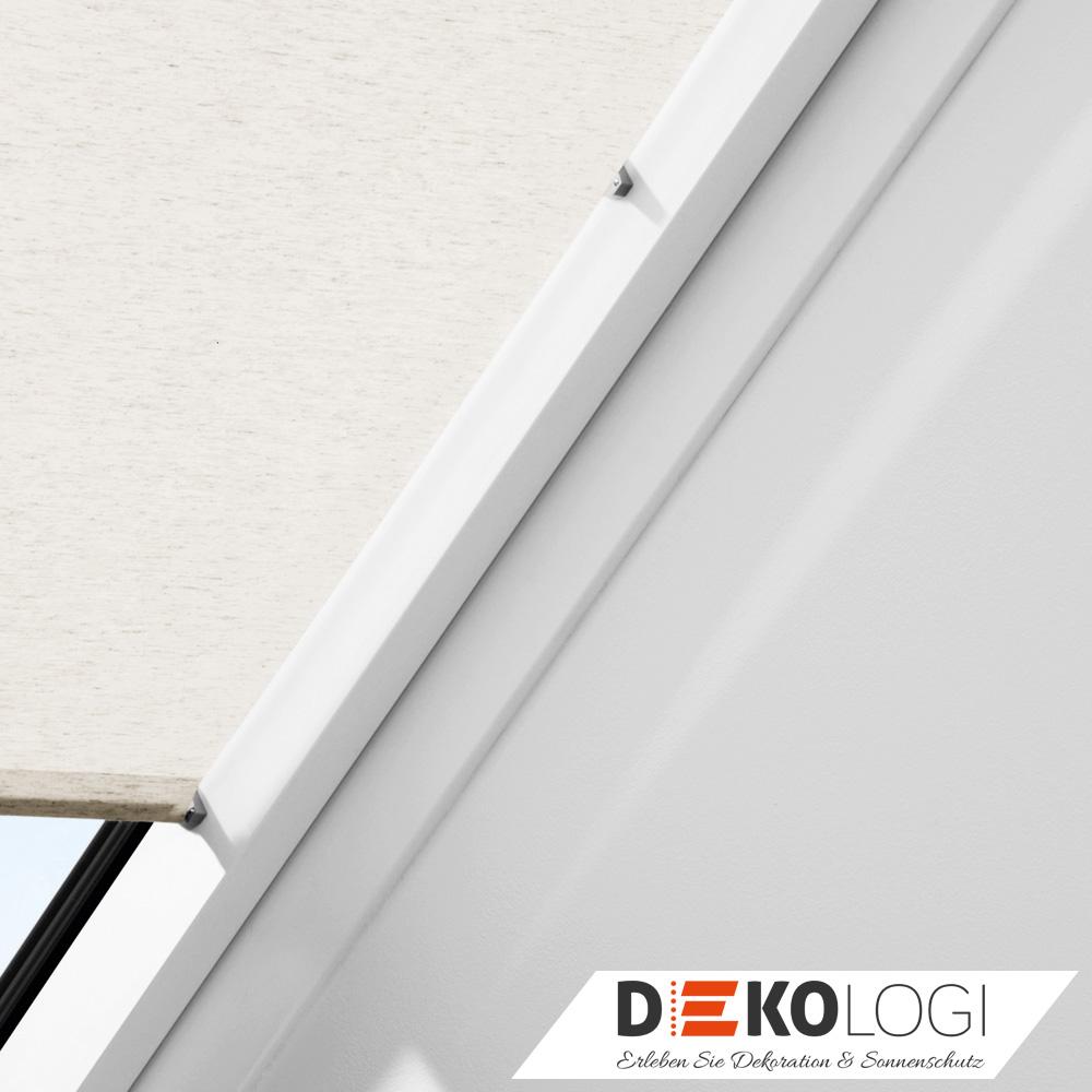 Dachfenster Rahmen in weiß mit Krallenrollo