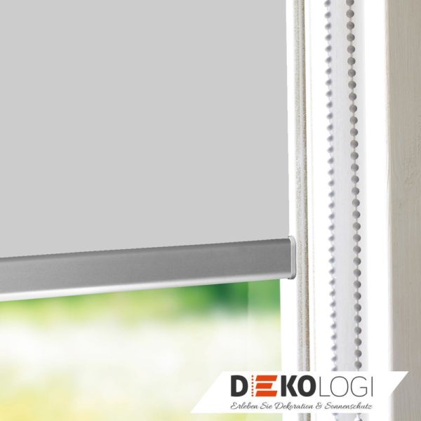Blickdichte Rollo-Anlage grau