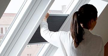 Verdunkelungsplissees für alle Fenstertypen