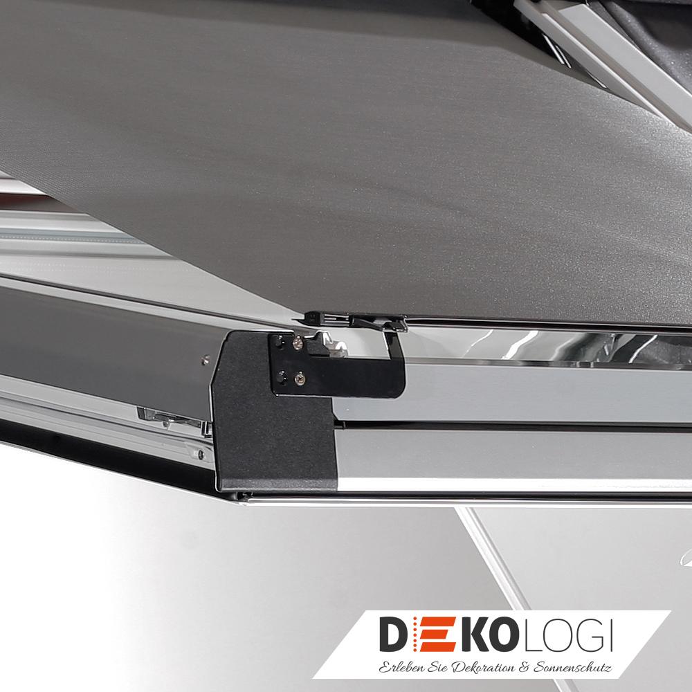 Eingehakte Hitzeschutz Markise ZAR schwarz