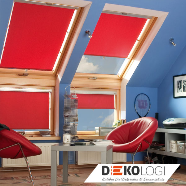 Rotes Fakro Sichtschutzrollo mit Haltekrallen