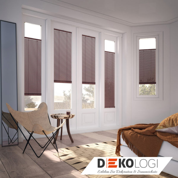 Bewegliche Lamellenjalousie Maßanfertigung braun