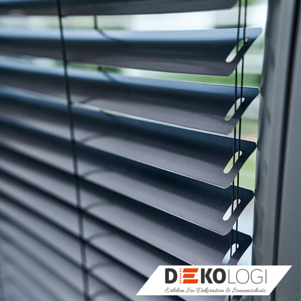 Blaue frei bewegliche Tageslicht Jalousie