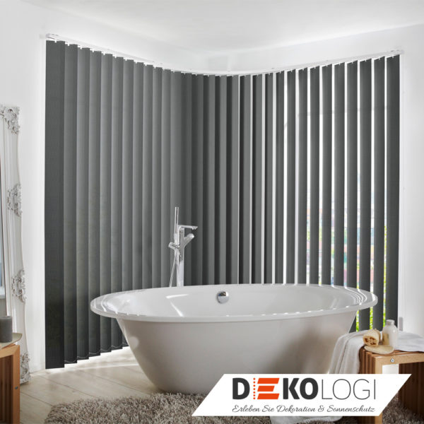 Gebogener Lamellenvorhang in dunkelgrau